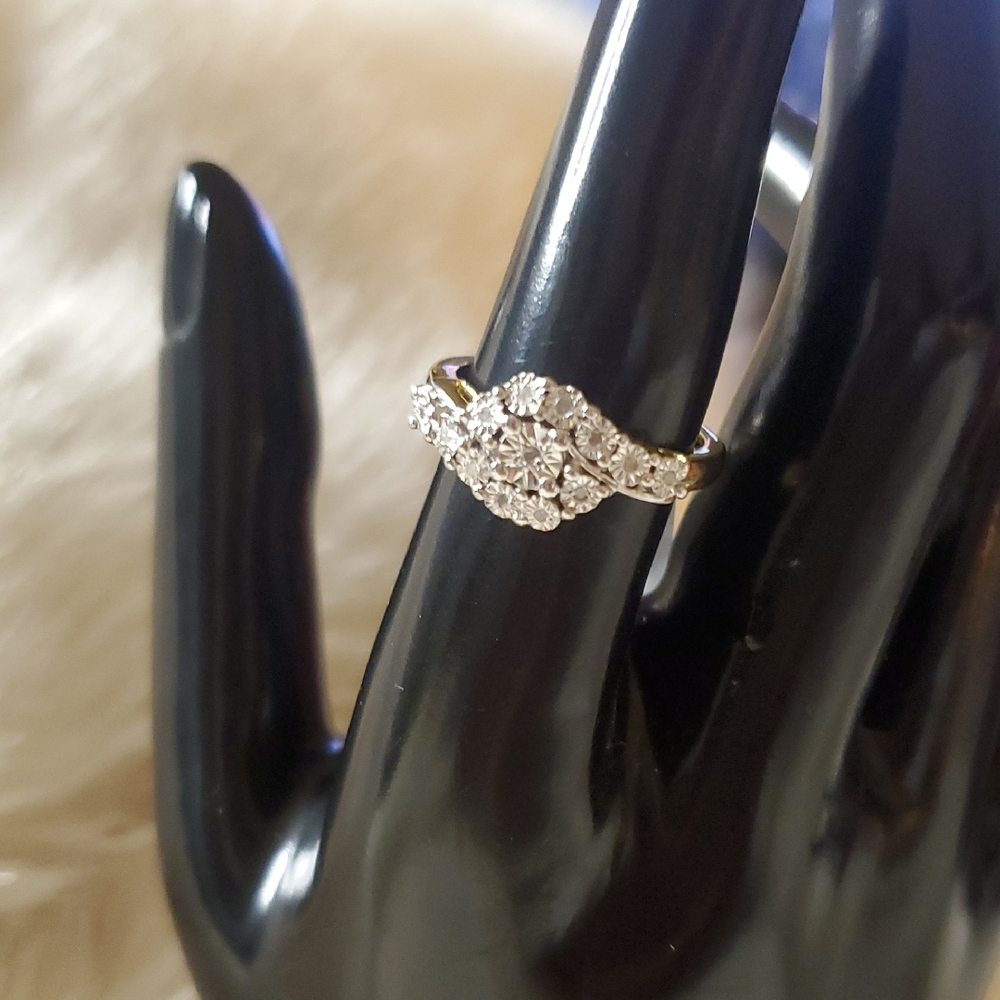 Elegant Silver Diamond Ring